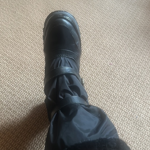 Burberry Sport real shearling nylon leather trim boots rubber sole size 40 9 euc - Picture 9 of 16